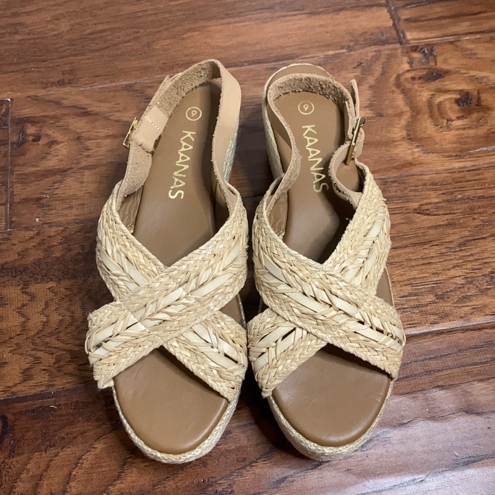 Kaanas shoes